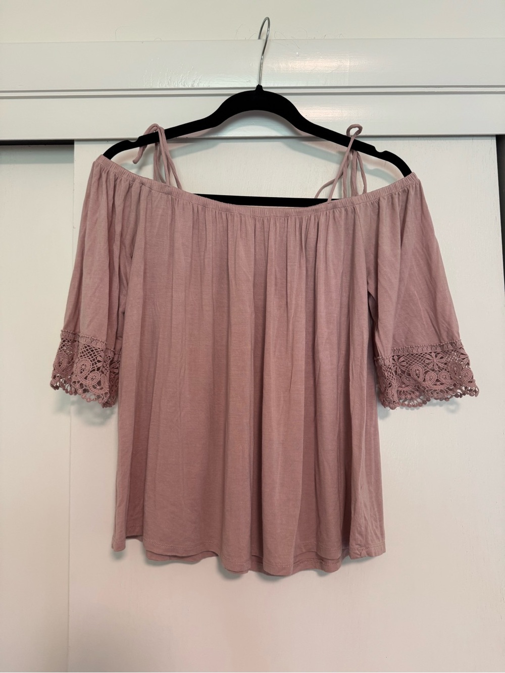 Melrose and Market Dusty Mauve Off-Shoulder Blouse with Lace Sleeves